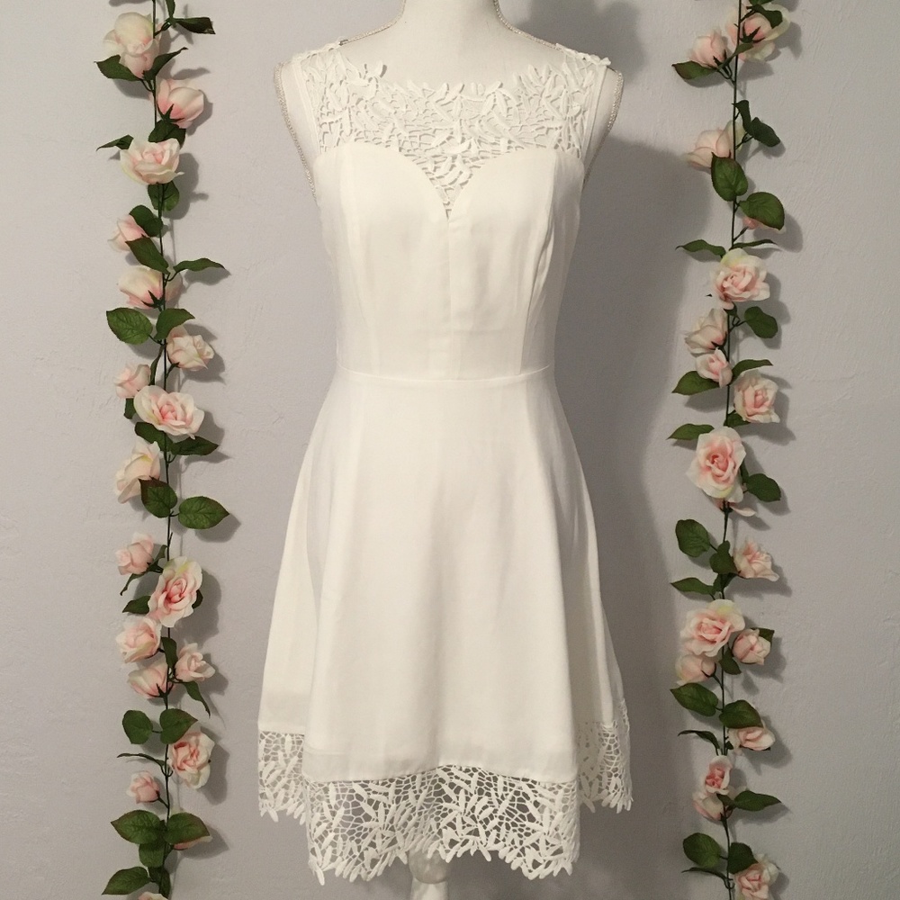 NWOT Stunning White Lace Dress
